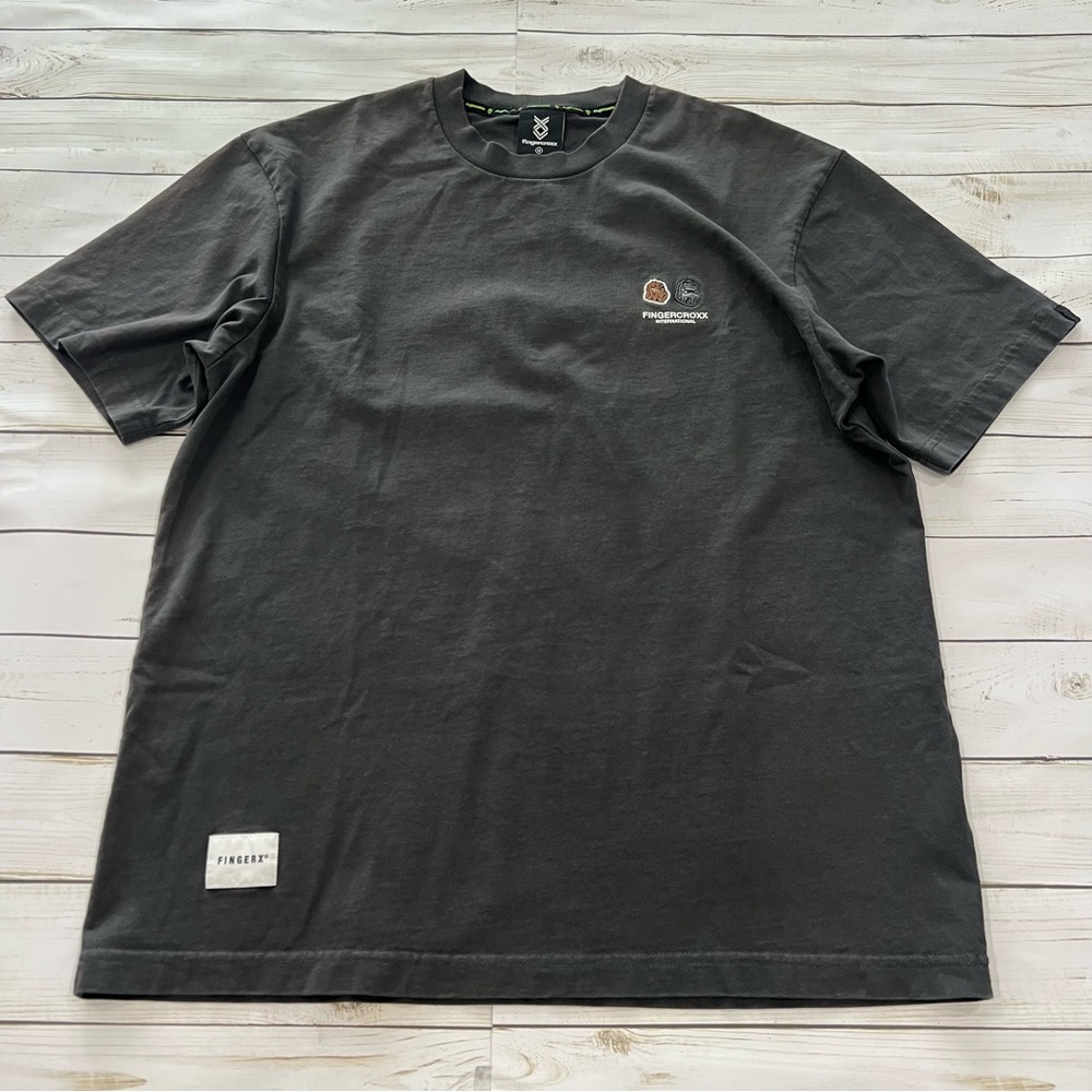 Fingercroxxs Men’s Sz M Gray Crew Neck Short Sleeve Tee